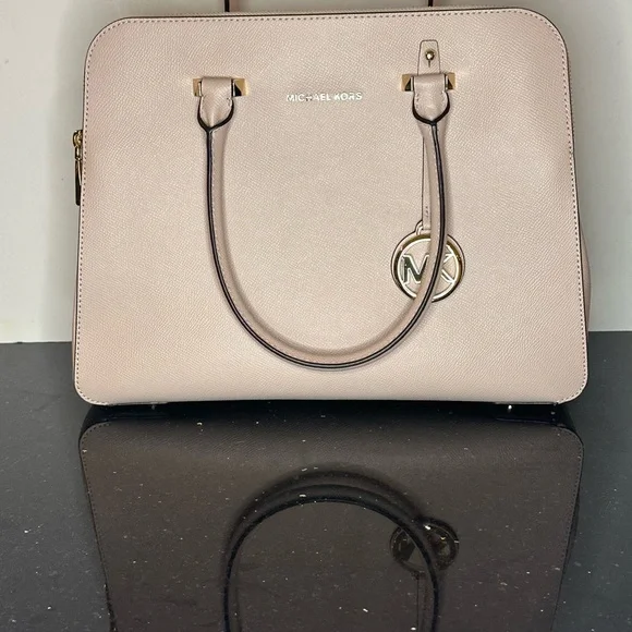 Michael Kors light pink Tote with Gold Accents and Structured Design - Picture 3 of 16